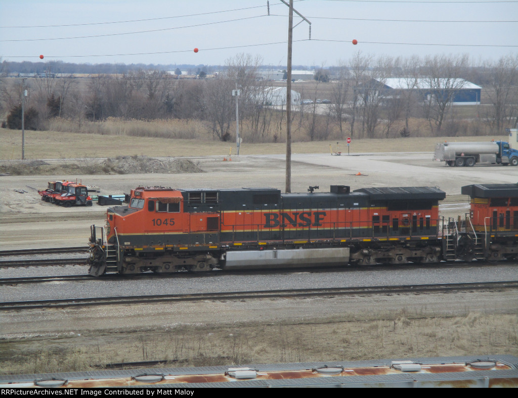 BNSF 1045